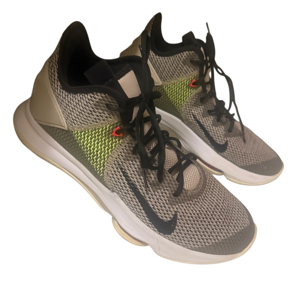 Nike LeBron Witness 4 'String Volt' BV7427-200 in excellent condition